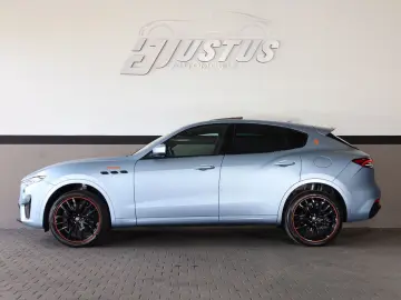 MASERATI Levante 3.0 V6 MC FTributo 360  ACC HK R21