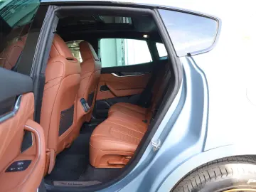 MASERATI Levante 3.0 V6 MC FTributo 360  ACC HK R21