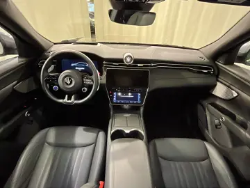 MASERATI Grecale GT Hybrid AWD  PANO 360 4xSHZ VOLL-LED