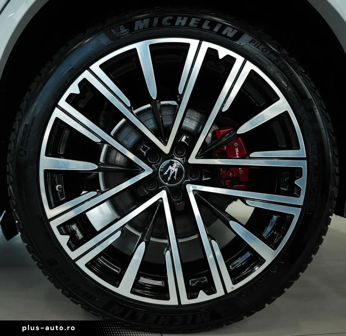 MASERATI Grecale Modena SONUS PANO HEAD-UP 360 KAM 21 LM