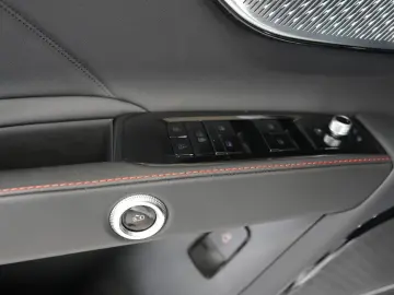 MASERATI Grecale Modena SONUS PANO HEAD-UP 360 KAM 21 LM