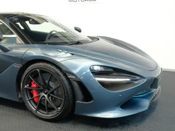MCLAREN 750S Coupé Performance CARBON LIFT RACING SE B&W