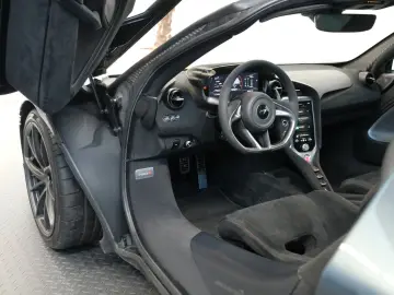 MCLAREN 750S Coupé Performance CARBON LIFT RACING SE B&W