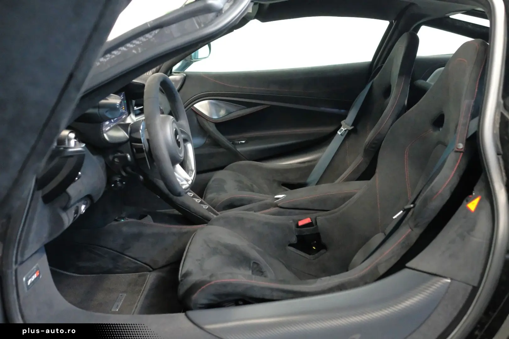 MCLAREN 750S Coupé Performance CARBON LIFT RACING SE B&W