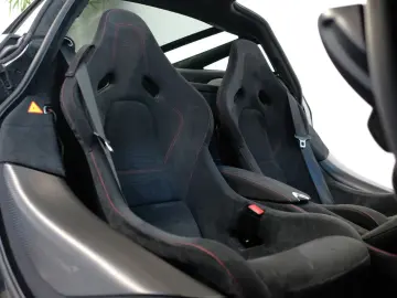 MCLAREN 750S Coupé Performance CARBON LIFT RACING SE B&W