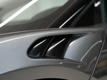 MCLAREN Artura Coupé I Interior CF I Performance I Lift