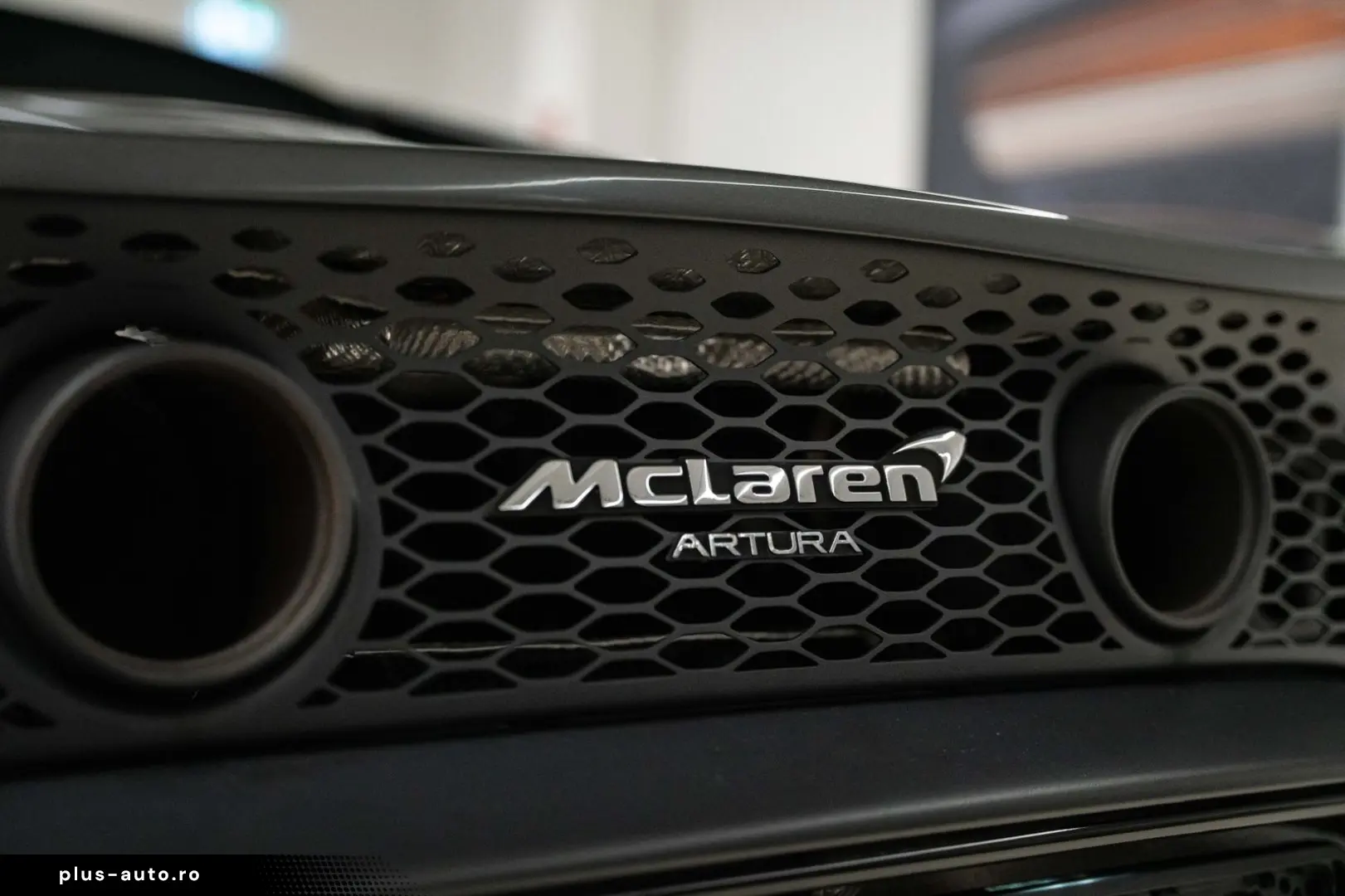 MCLAREN Artura Coupé I Interior CF I Performance I Lift