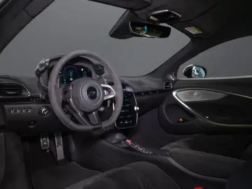 MCLAREN Artura Coupé I Interior CF I Performance I Lift