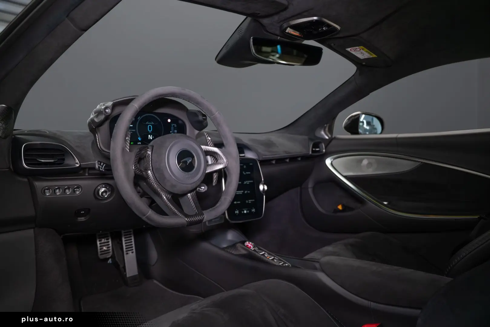 MCLAREN Artura Coupé I Interior CF I Performance I Lift