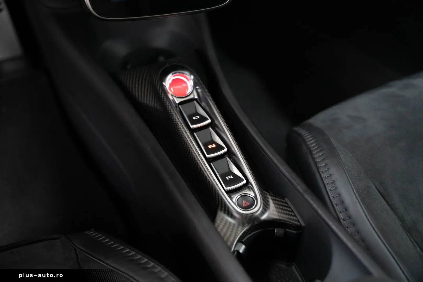 MCLAREN Artura Coupé I Interior CF I Performance I Lift