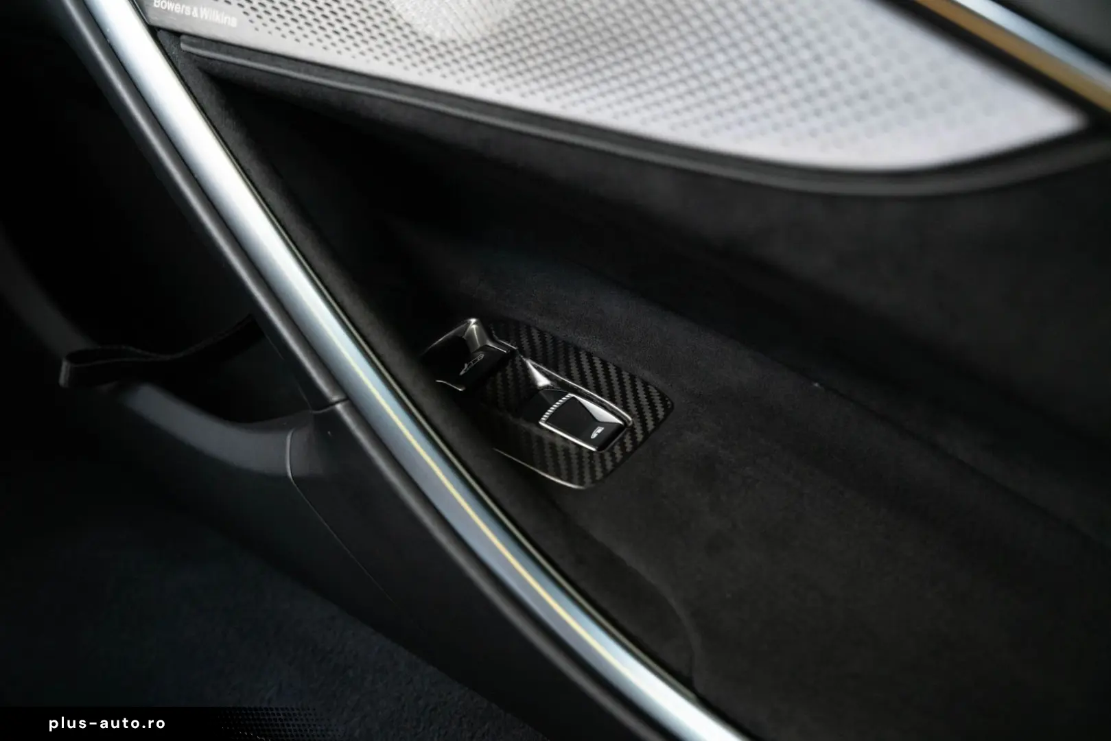 MCLAREN Artura Coupé I Interior CF I Performance I Lift