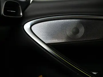 MCLAREN Artura Coupé I Interior CF I Performance I Lift