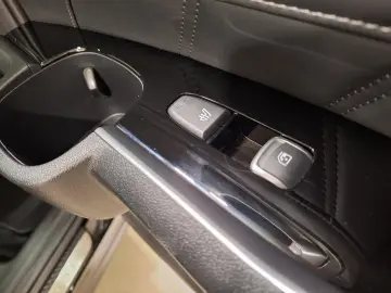 KIA Sorento 2.2D Platinum 4WDILEDIBOSE 360  ACCISHZ