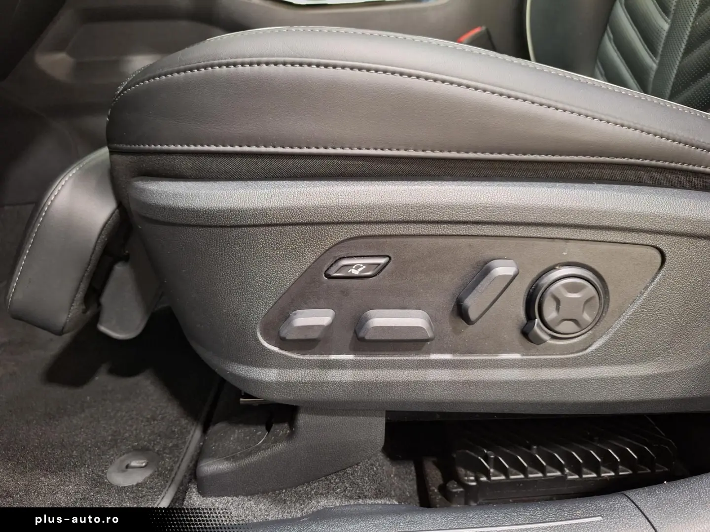 KIA Sorento 2.2D Platinum 4WDILEDIBOSE 360  ACCISHZ