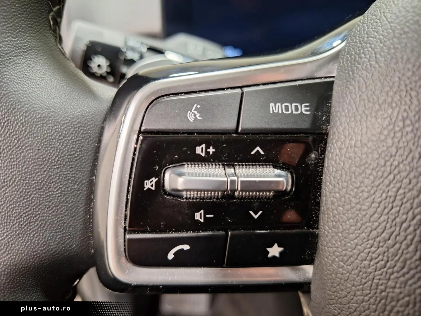 KIA Sorento 2.2D Platinum 4WDILEDIBOSE 360  ACCISHZ