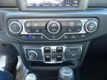 JEEP Wrangler Unlimited 2.0xe Sahara LED AHK HARDTOP