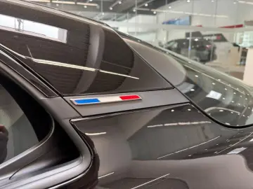 ALPINE Alpine GT Carbon Kamera Focal HiFi Noir Profond