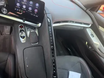 CORVETTE C8 6.2 V8 Stingray 3LT Coupe Targa Werksgarantie