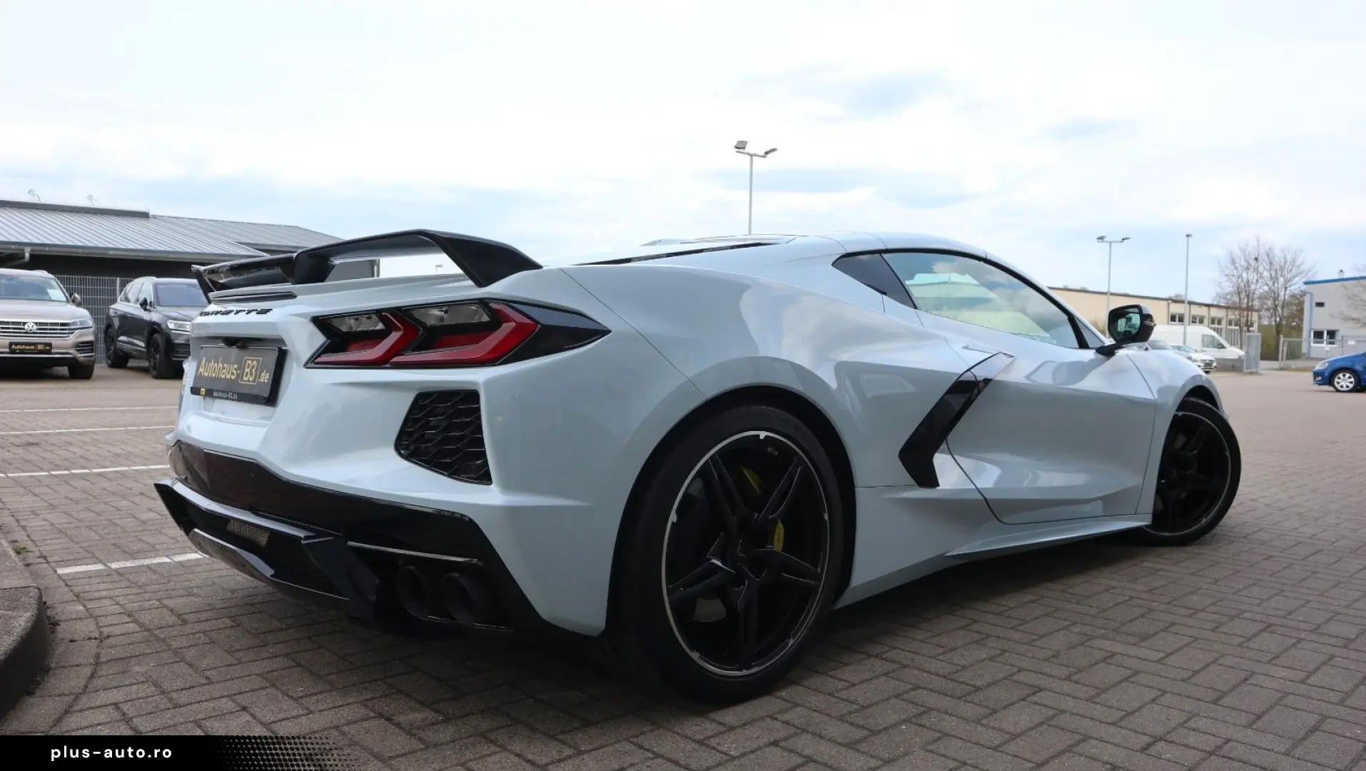 CORVETTE C8 6.2L V8 Stingray 3LT Coupe Targa