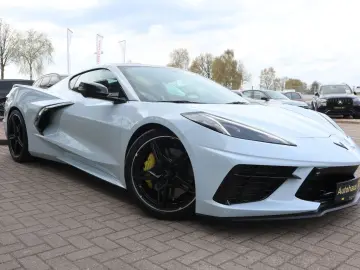 CORVETTE C8 6.2L V8 Stingray 3LT Coupe Targa
