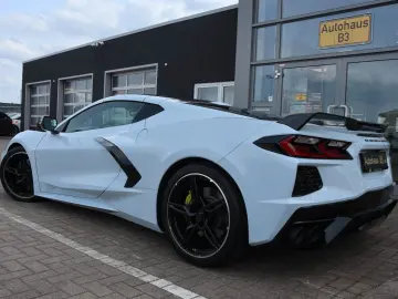 CORVETTE C8 6.2L V8 Stingray 3LT Coupe Targa