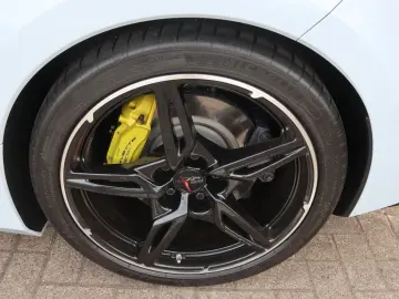 CORVETTE C8 6.2L V8 Stingray 3LT Coupe Targa