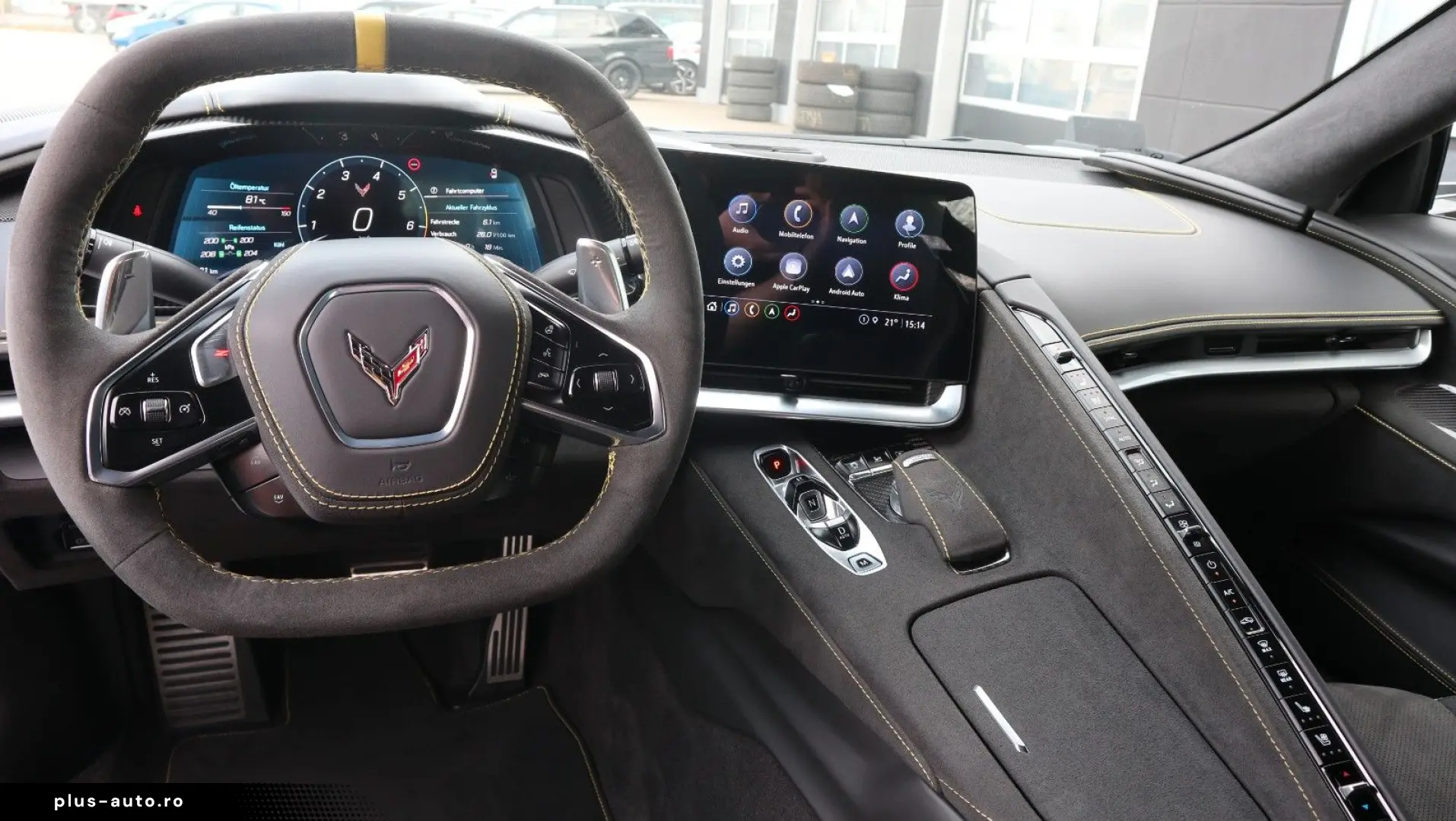 CORVETTE C8 6.2L V8 Stingray 3LT Coupe Targa