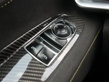 CORVETTE C8 6.2L V8 Stingray 3LT Coupe Targa