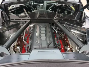 CORVETTE C8 6.2L V8 Stingray 3LT Coupe Targa
