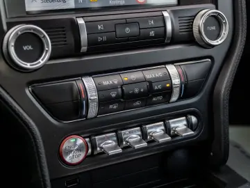 FORD Mustang GT - 5.0 V8 Recaro Tot Temp NAVI LED R20