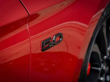 FORD Mustang GT - 5.0 V8 Recaro Tot Temp NAVI LED R20