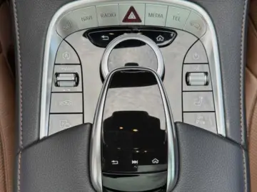 Mercedes-Benz S