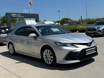Toyota Camry Business 2.5 HYBRID 218 Cp