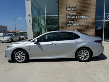 Toyota Camry Business 2.5 HYBRID 218 Cp
