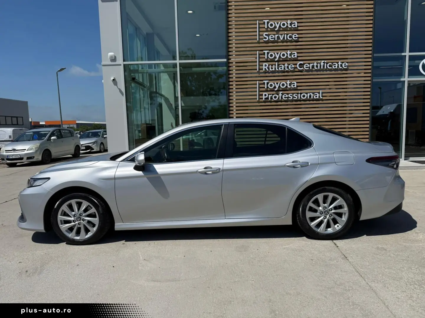 Toyota Camry Business 2.5 HYBRID 218 Cp
