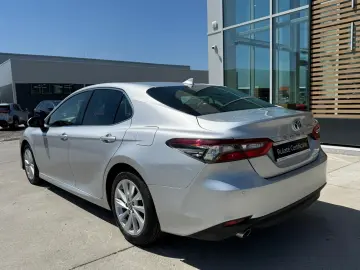 Toyota Camry Business 2.5 HYBRID 218 Cp