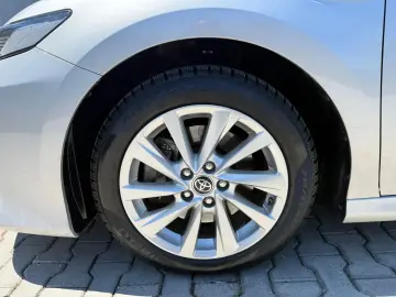 Toyota Camry Business 2.5 HYBRID 218 Cp