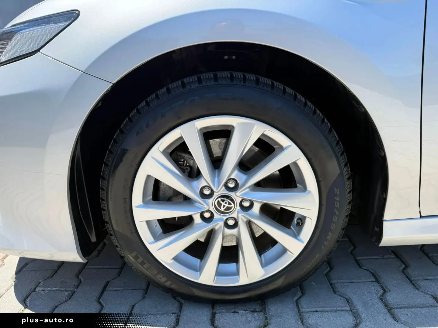 Toyota Camry Business 2.5 HYBRID 218 Cp