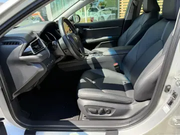 Toyota Camry Business 2.5 HYBRID 218 Cp