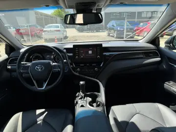 Toyota Camry Business 2.5 HYBRID 218 Cp