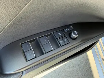 Toyota Camry Business 2.5 HYBRID 218 Cp