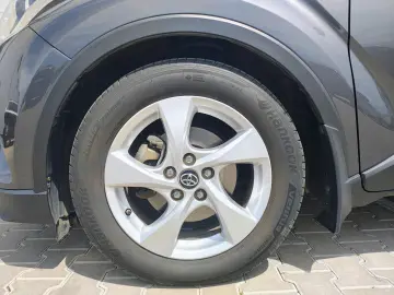 Toyota C-HR 1.8 Hybrid CVT