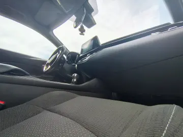 Toyota C-HR 1.8 Hybrid CVT