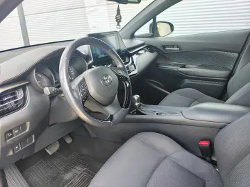 Toyota C-HR 1.8 Hybrid CVT