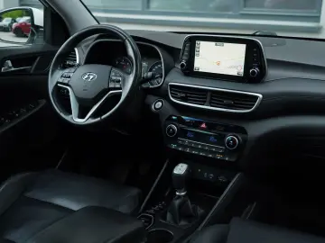 Hyundai Tucson blue 2.0 CRDi 4WD Premium