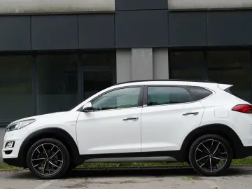 Hyundai Tucson blue 2.0 CRDi 4WD Premium