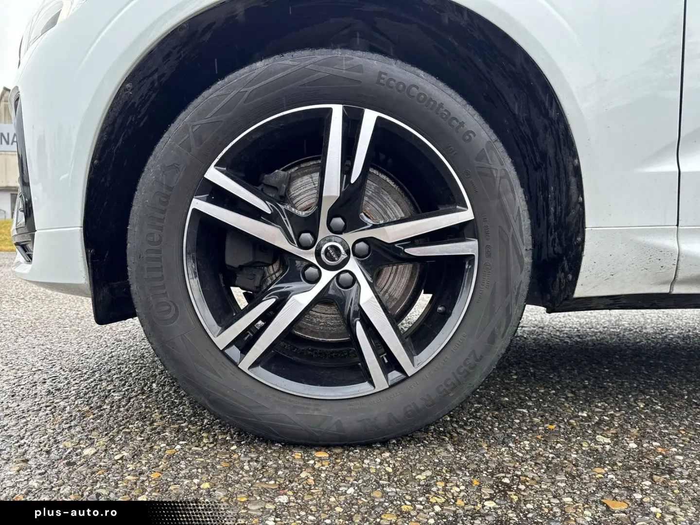 VOLVO XC60 R Design Plug-In Hybrid AWD AHK Digitales C