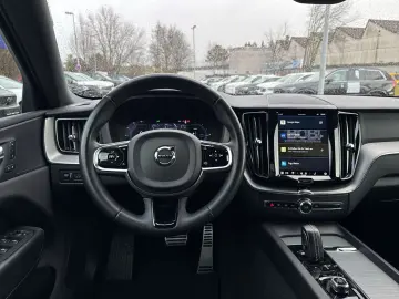 VOLVO XC60 R Design Plug-In Hybrid AWD AHK Digitales C