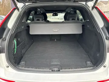 VOLVO XC60 R Design Plug-In Hybrid AWD AHK Digitales C