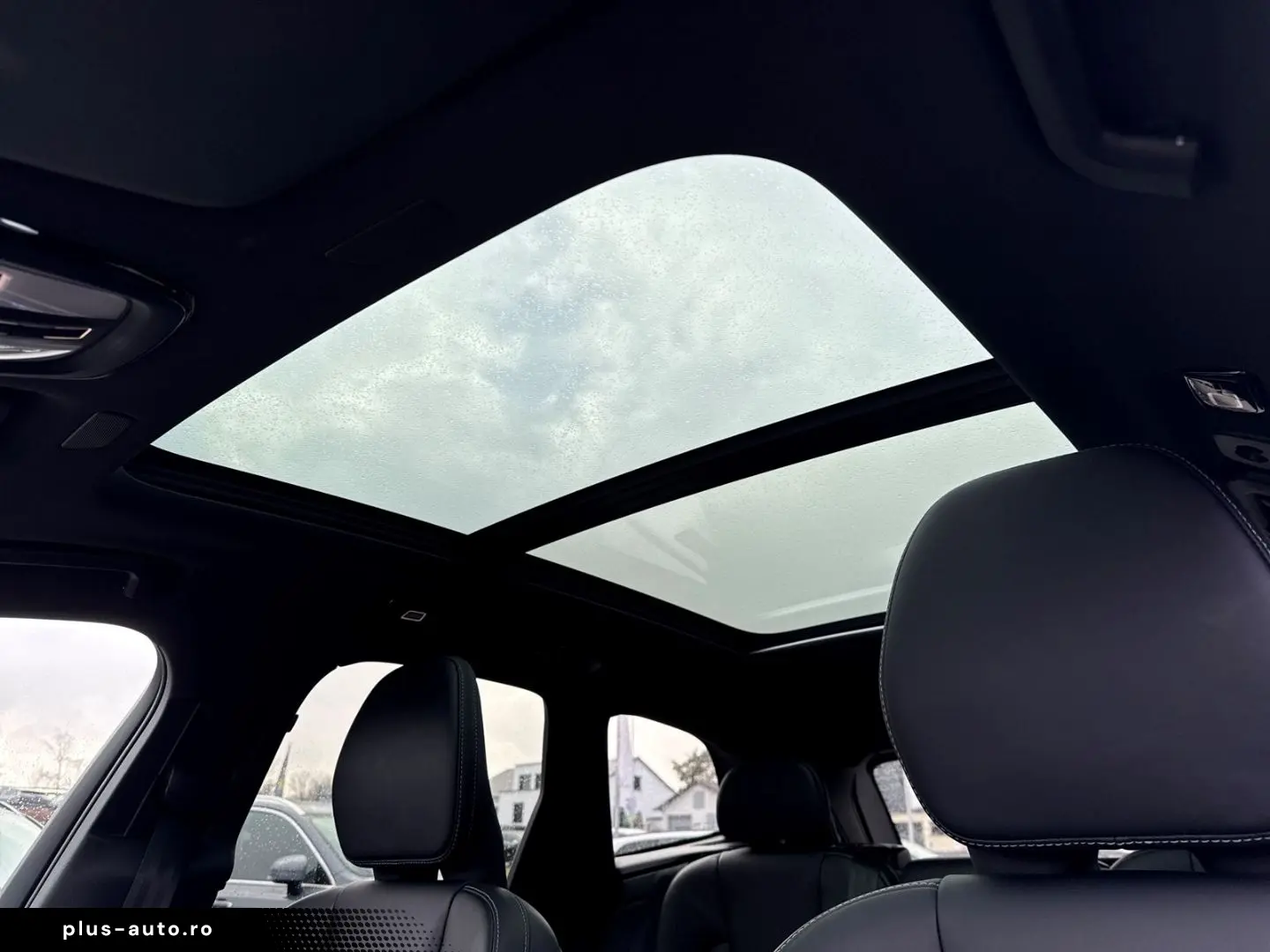 VOLVO XC60 R Design Plug-In Hybrid AWD AHK Digitales C